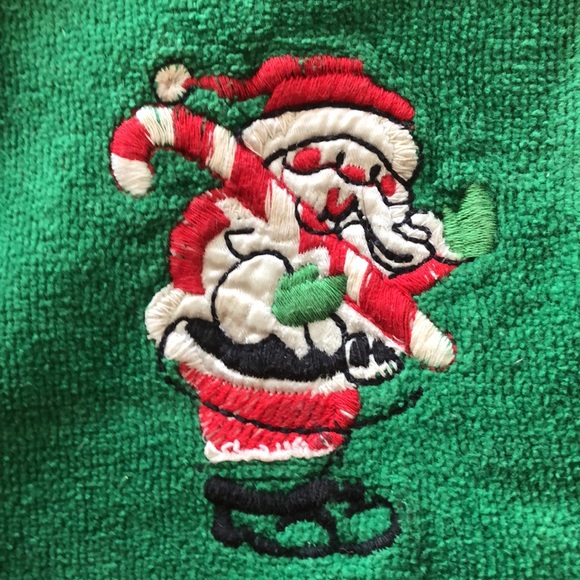 Embroidered Fingertip Towels - Picture 3 of 7